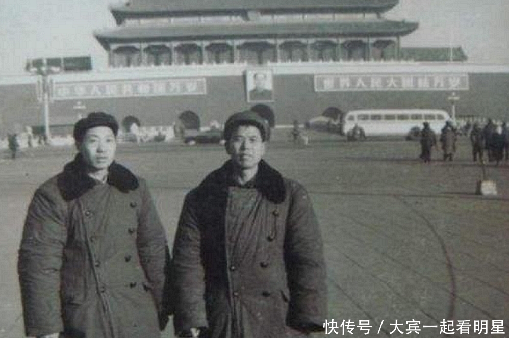 时代|军大衣发明100多年,曾在我国风靡一时,为何07年被我军淘汰