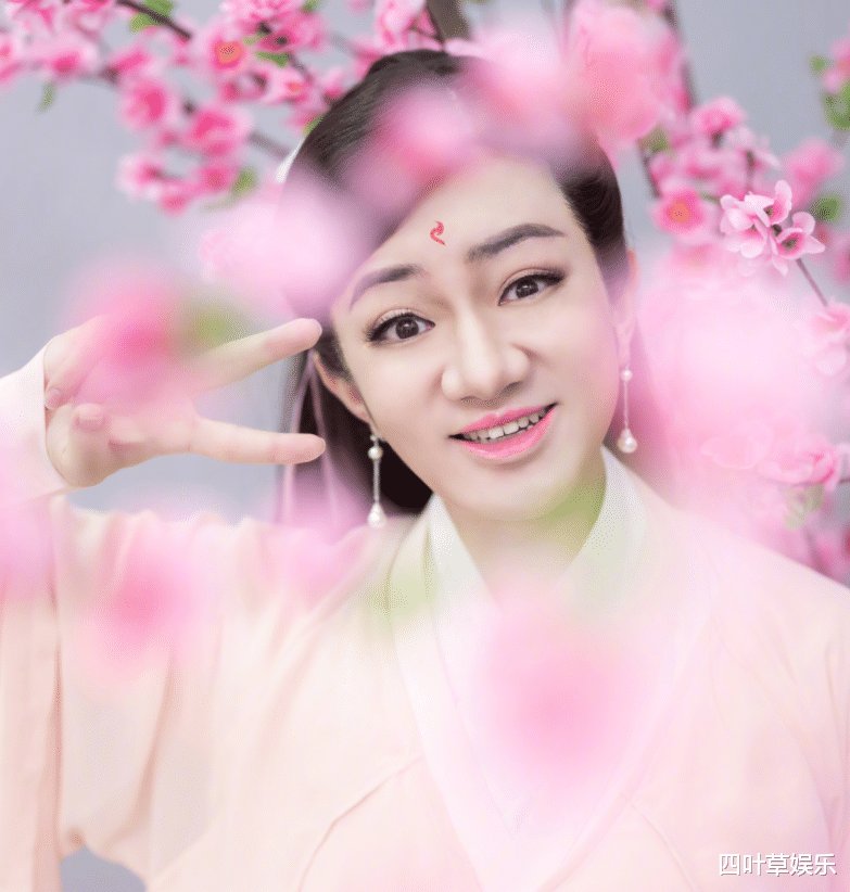 王祖蓝模仿迪丽热巴“凤九”,分饰两角绝,模仿能力真没谁了