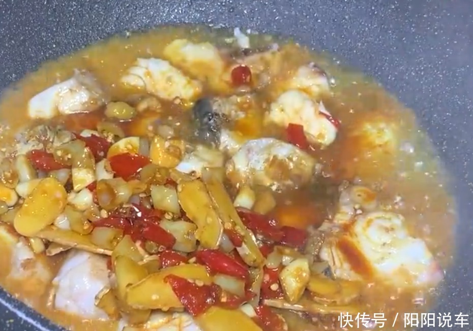 好吃|草鱼最美味的做法,做法简单,酸辣美味,鱼肉鲜嫩好吃到停不下来