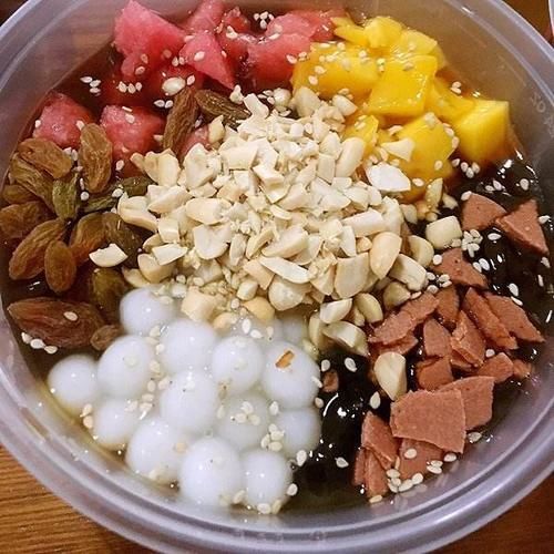 美食优选：酸辣鱿鱼花，爆炒三丁，萝卜干炒腊肉，冰粉粉的做法