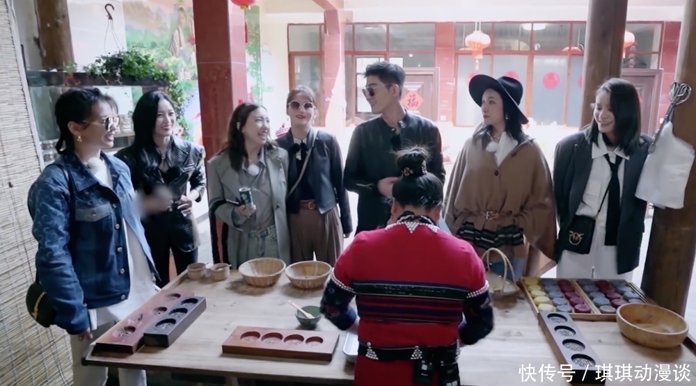 安利 为何秦海璐受大家欢迎?当她戳穿蒋勤勤安利的美食时,我有了答案