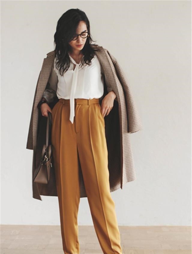 烟熏 秋冬第一件大衣,有棕色、米色、藏青色,还有漂亮的烟熏色!