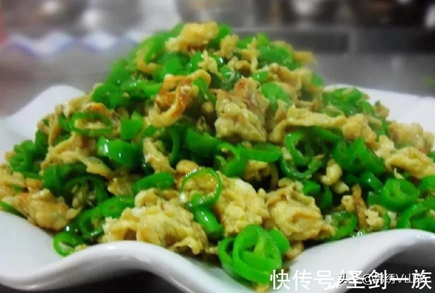 令人食欲大开的家常菜:红烧鱼块,双椒炒杏鲍菇,鲍鱼鸡翅煲