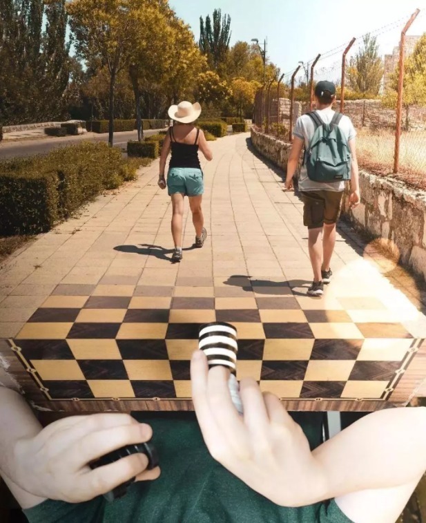 艺术家|这位好“色”的艺术家，拿大自然当画板，引11万人“想入非非”！