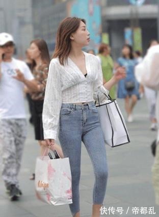 衣品|衣品体现在穿搭上，休闲牛仔裤也能让你美出个性