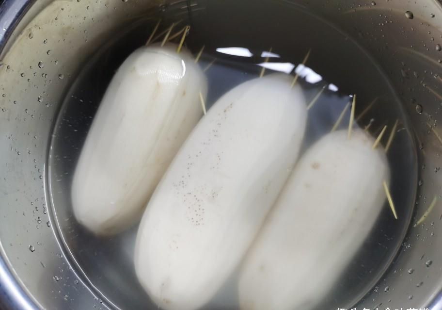 红糖糯米藕好吃有诀窍,很多人以为复杂,大厨教你3招,一次成功