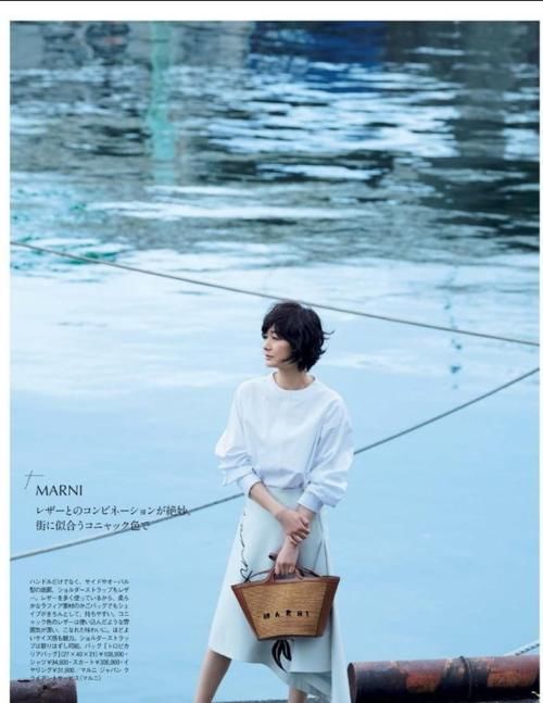 法则|四五十岁的女性，穿衣牢记这3个“搭配法则”，优雅知性又得体