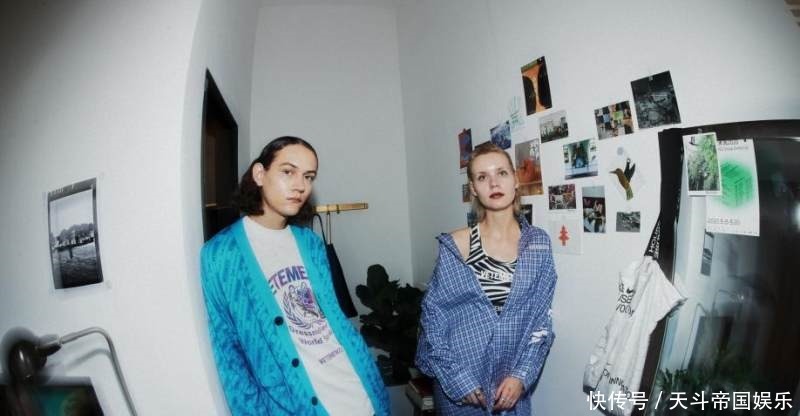 国际轻奢潮牌VETEMENTS 2021春夏型录——蓝色篇