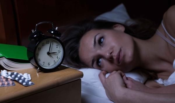 征兆|经常半夜醒来的原因有哪些？可能是一些疾病征兆