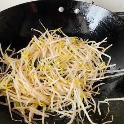 食力|#我为奥运出食力#韭菜豆芽炒粉