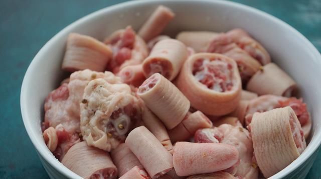 四根四十元,菜场里最不起眼的下酒菜,想买请先预约