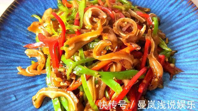 酸菜炒猪耳|让舌尖痛快的美味！教你营养好吃的酸菜炒猪耳，一起来享受美食吧
