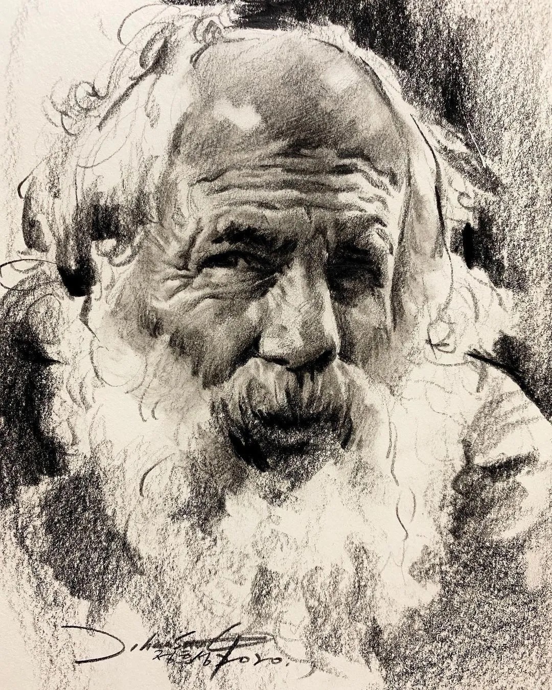 小孩童$画皮画骨难画魂,他用木炭条把肖像画活了