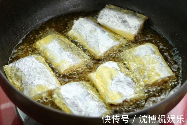 带鱼红烧卖相差教你1招不破皮，条形完整还好吃
