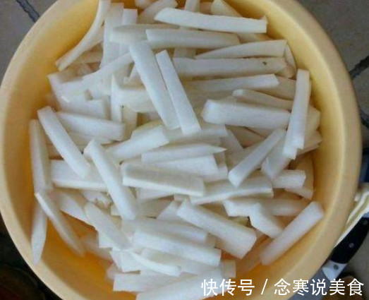 我家腌制萝卜配方,不用加水,这样做出来的萝卜香脆好吃!