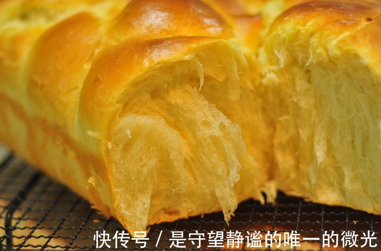 买面包，尽量别买这5种，价格贵没营养，面包店老板外行人爱吃