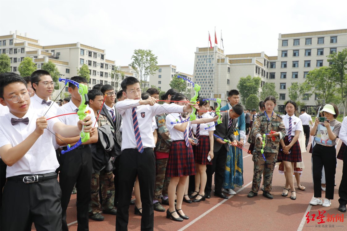 学子|草地赛龙舟、射五毒、钓粽子……迎端午过佳节，这些学子真会玩儿！