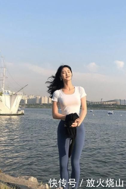 喜欢|女孩子为什么都喜欢穿瑜伽裤,这裤子穿着不勒吗不过身材是真好