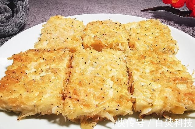 一块豆腐,一把虾皮,就能做出饭店的招牌菜,外酥里嫩,真馋人