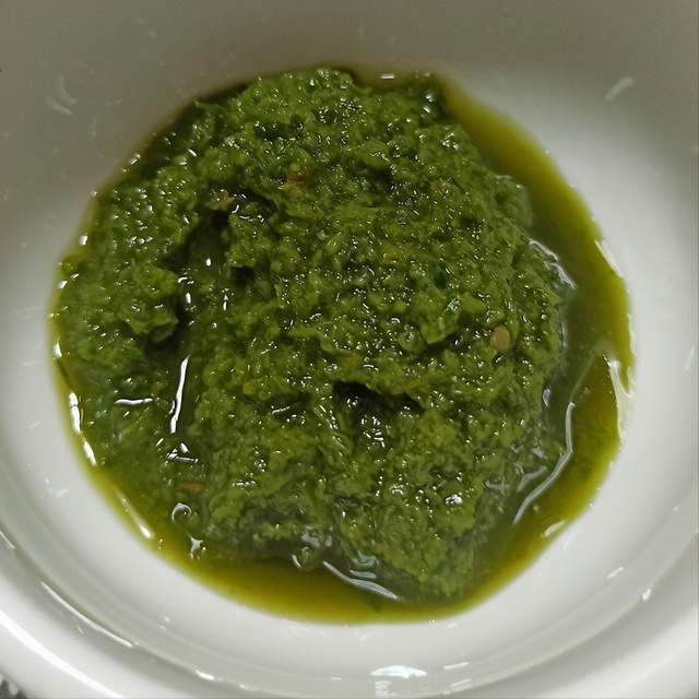 腌韭花酱，只放盐还不够，多放1样水果，更香更浓郁，存放时间久