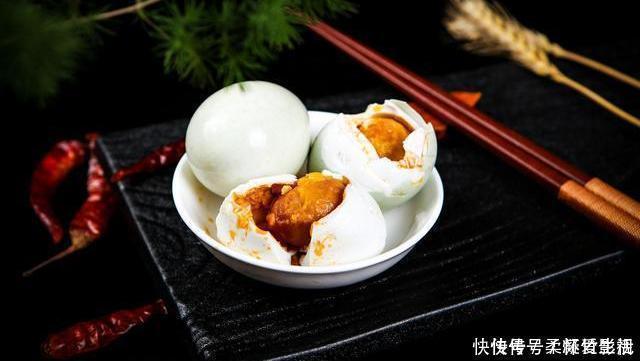 白皮鸡蛋|鹅蛋、鸡蛋、鸭蛋,哪种营养价值最高,对身体健康更有好处
