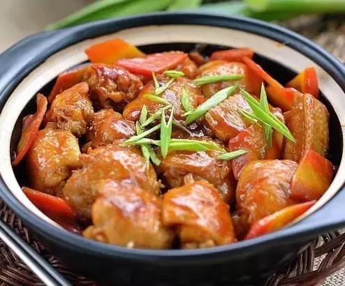 美食精选:鸡翅烧胡萝卜,水煮肉片,杏鲍菇炒牛肉,红烧荷包蛋