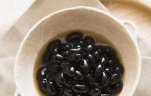 白發別再染黑,學會這4招,頭發變白,一年省下不少錢