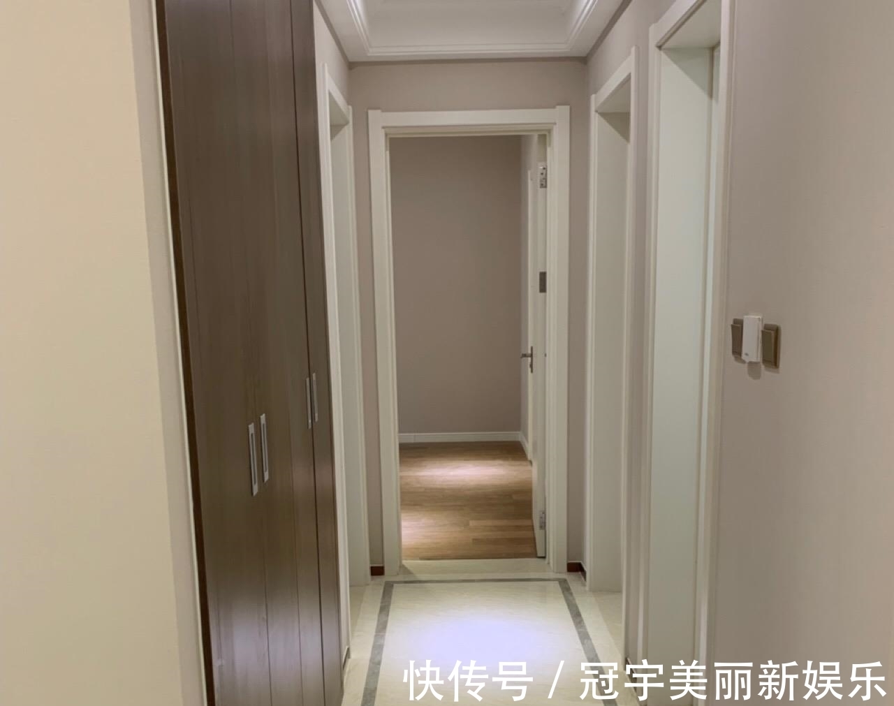 主卧|等了两年精装房终于交付,装修还不错,有阳台的房间给儿子住!