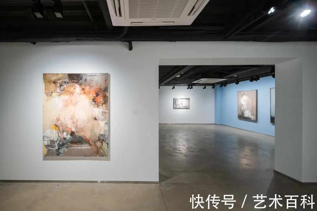 美术#“姜建忠：作品1985-2021”个展在鸿美术馆开幕