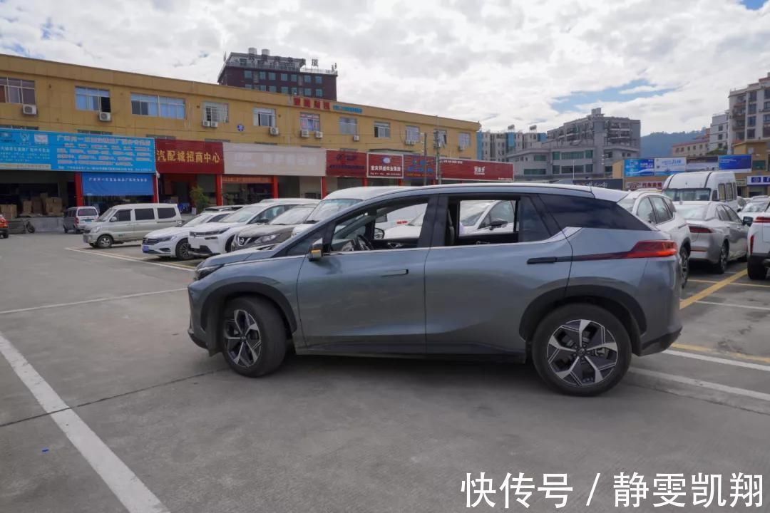 自动泊车|若放开无人驾驶限制，你真敢脱手任由汽车自动驾驶吗？