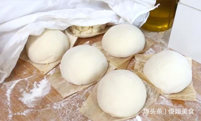 蒸馒头时,不要直接加酵母,教你3个小技巧,馒头又白又软又香!