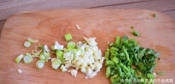 正月十五元宵节,3道“巧搭配”的素菜小炒,照着做待客不发愁