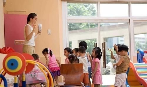 孩子|第一天去幼儿园不哭也不闹,不是孩子懂事,而是家长要注意这一点