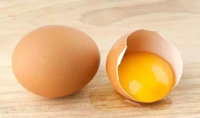 天一冷,饵料中加入这些东西,鲫鲤鱼马上咬钩,小药都得靠边站!