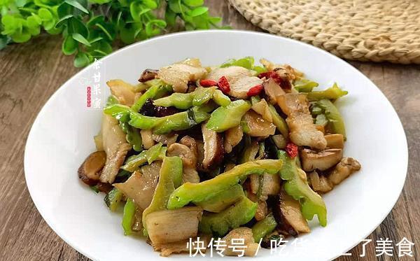 五花肉|给家人贴秋膘,用这两种蔬菜炒回锅肉,食材丰富鲜美下饭