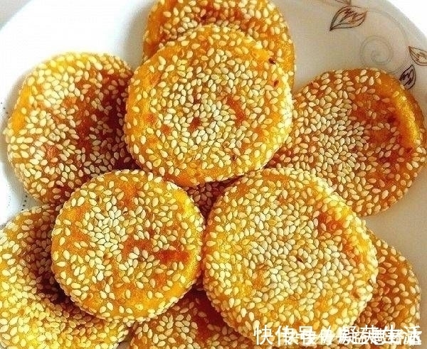 法南瓜饼|南瓜最好的吃法南瓜饼做的，外脆里嫩，老人和孩子都喜欢