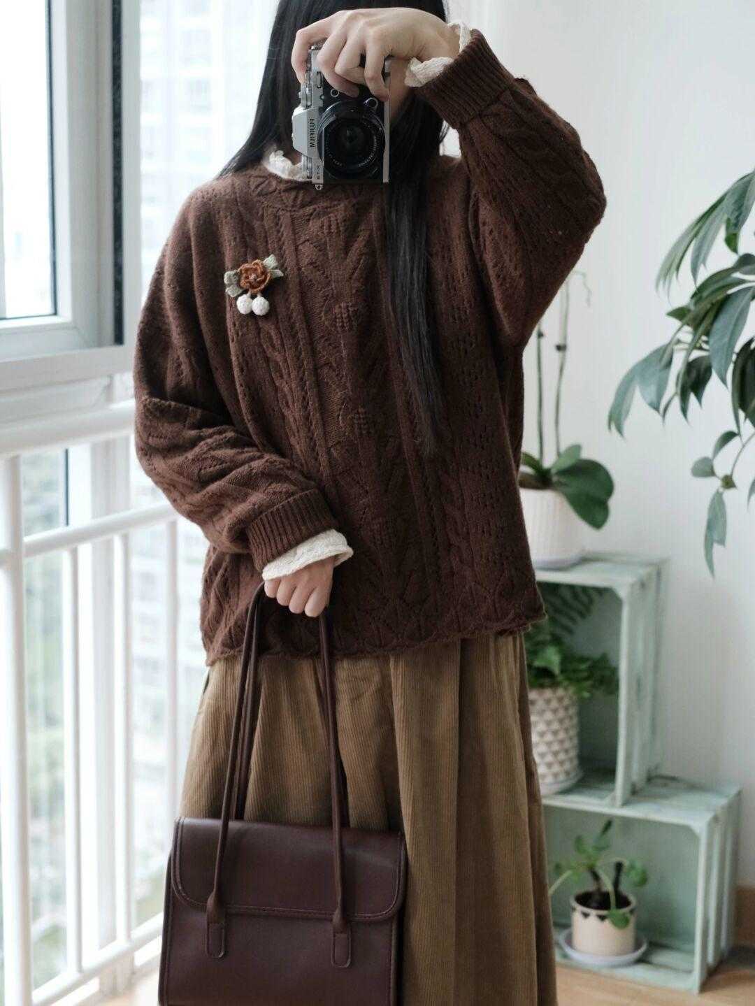 秋冬|复古又高级的咖色毛衣,穿搭变美有气质,让你与路人拉开距离