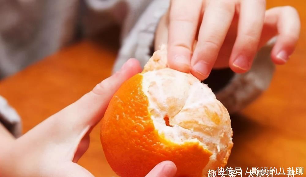 四五斤|买橘子时,一定要挑“母”的,牢记这3点,挑的橘子又甜又好吃