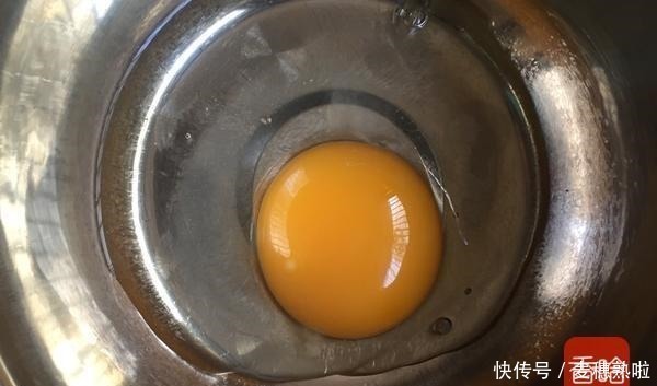 平底锅|香蕉不要直接吃,加上鸡蛋这样做,当点心吃着超级香