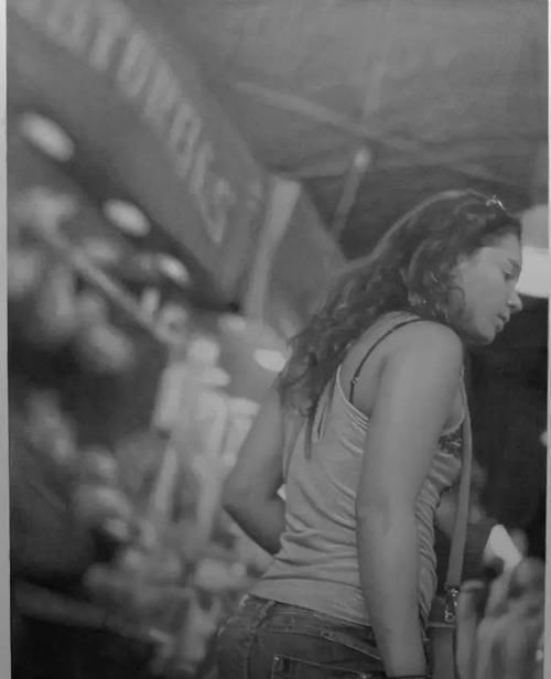 人物画|超写实铅笔素描!超细腻的铅笔人物画!