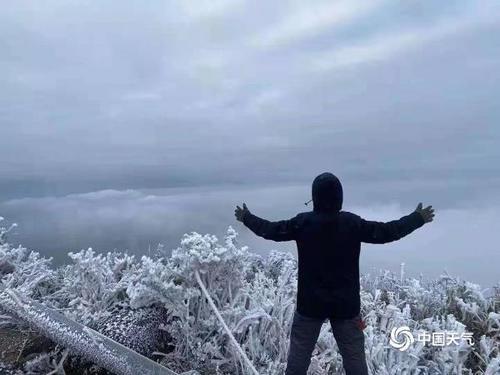 银装素裹！冷空气影响广东 粤北多地现雾凇冰挂等景观