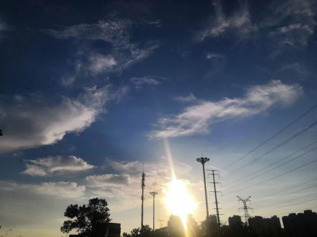 济宁美|晒蓝天︱蓝天为纸，白云作画！这样的济宁美爆了！