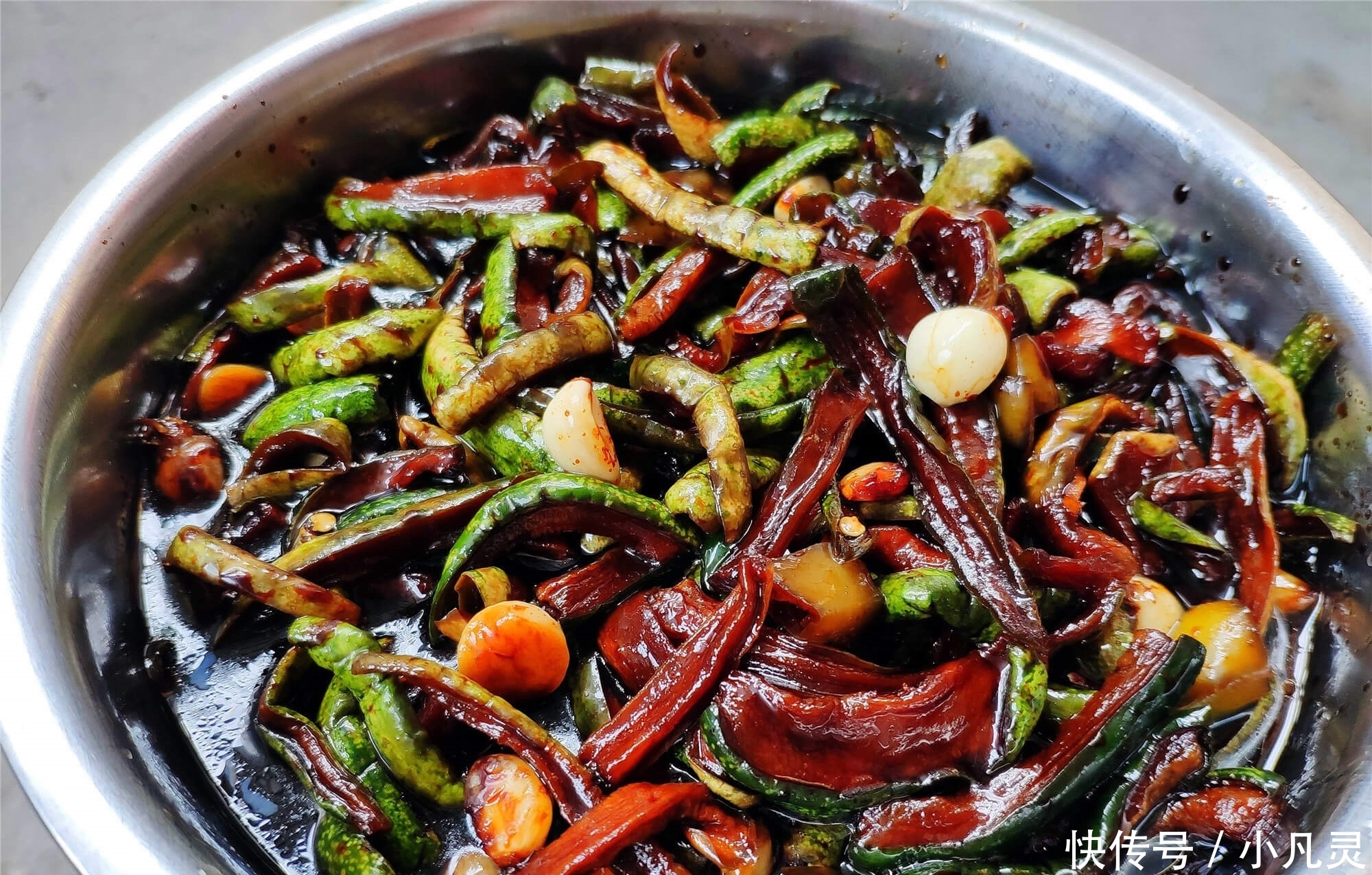 好吃|奶奶用了30多年的腌黄瓜配方,一次腌20斤,嘎嘣脆,咸香特好吃