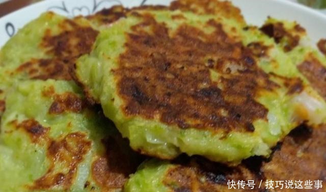 冬天萝卜和它一起煎,越煎越好吃,香味四溢又解馋,比肉饼还香