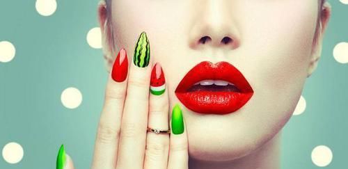 嘴唇干燥起皮，或是这5个原因，很多人都没注意!