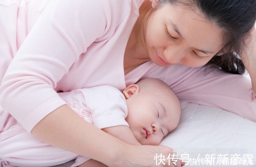 睡眠时间|和宝宝一起睡觉觉,新手爸妈有五件事要注意,以免影响娃身体发育