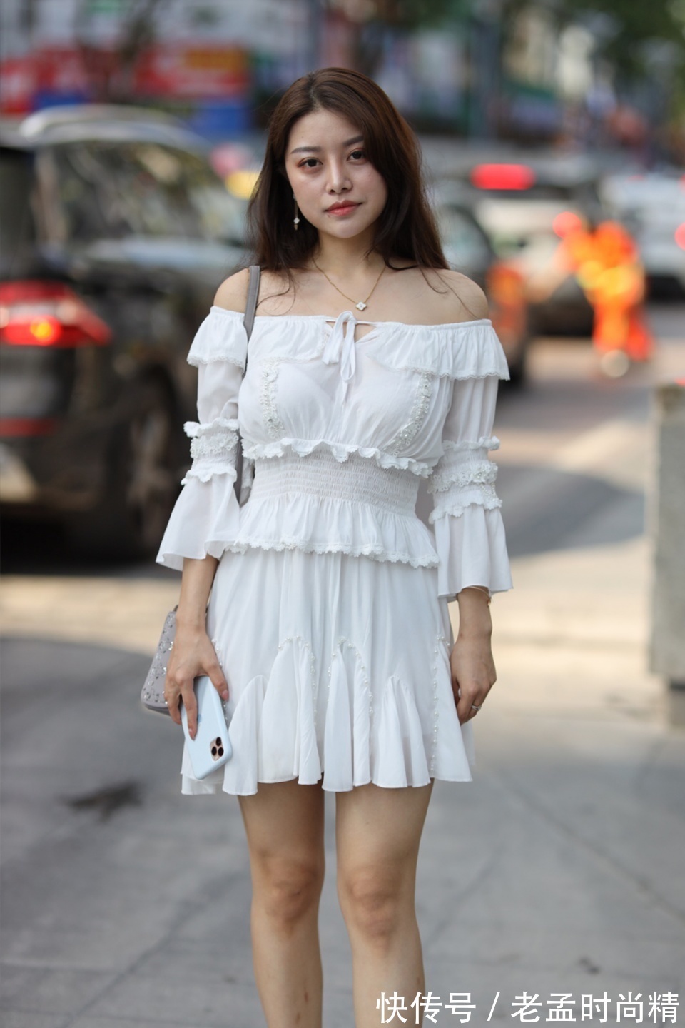 连衣裙|气质女生的白色连衣裙穿搭,优雅个性又显身材,时尚有魅力