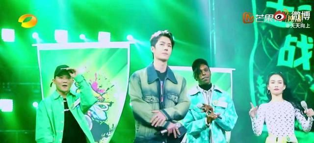  闪耀|闪耀的青春，是跳舞的王一博啊，话说这个绿色出镜率好高