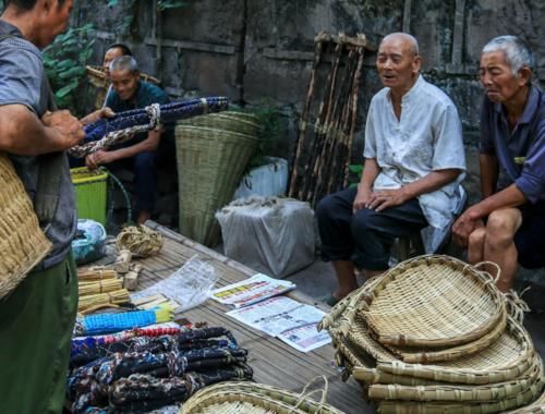 广西绝美“假古城”来袭，贵为4A门票免费，有望成为旅游“地标”