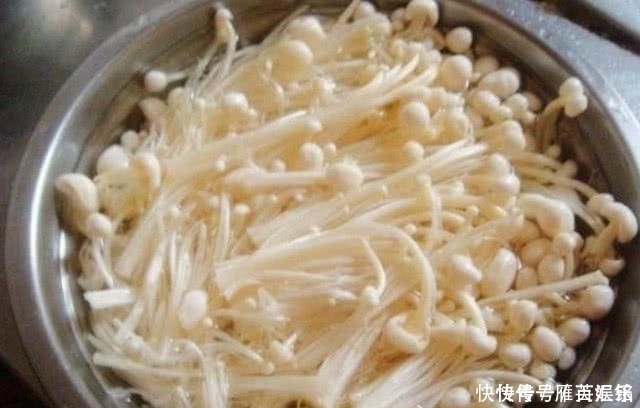 天然的“补脑菜”找到了,每天炒一盘,比核桃还滋补,脑瓜更聪明